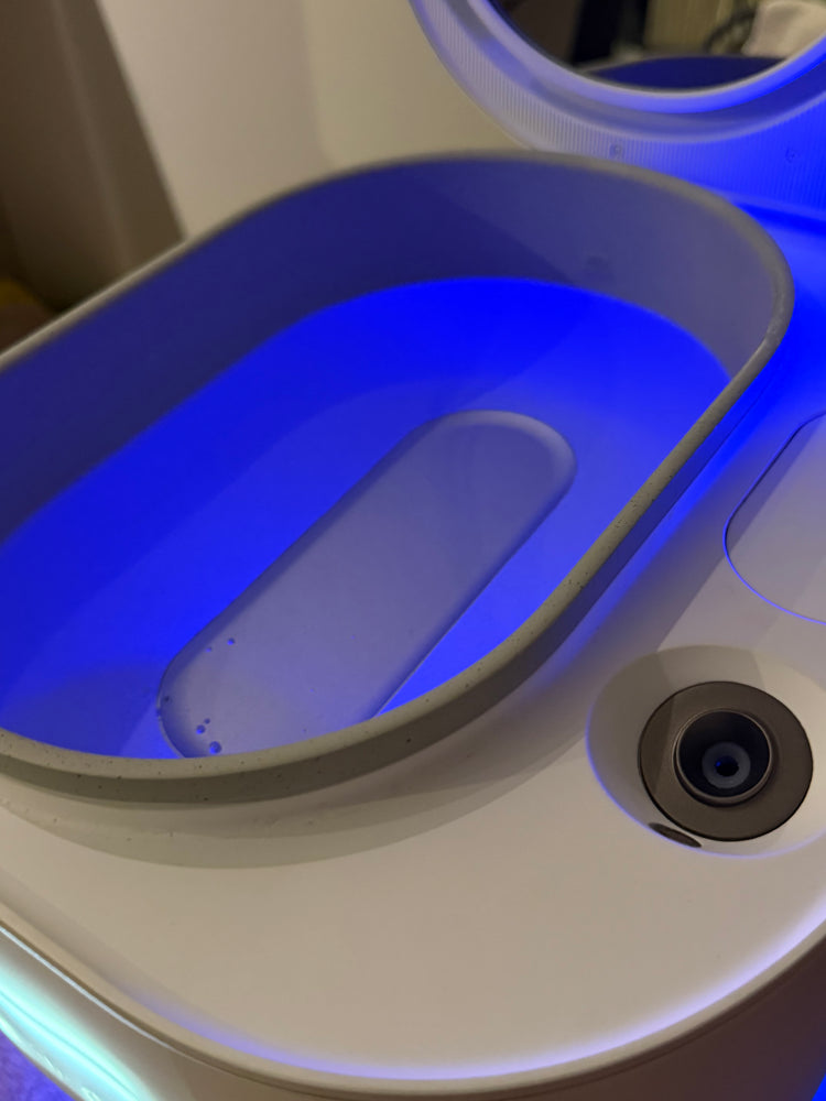 Frosteam Harmony 3-in-1 facial spa lifestyle photo, high resolution