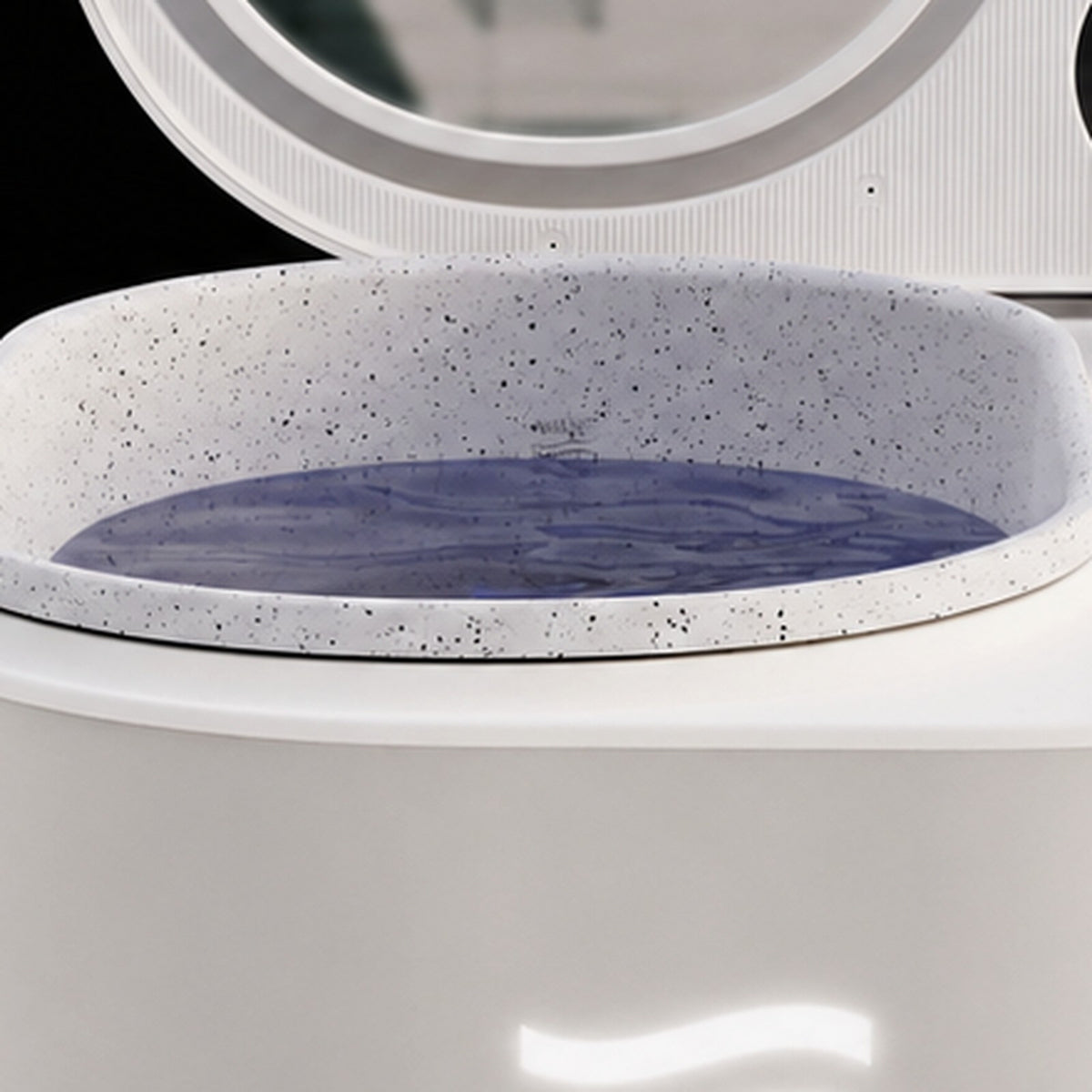 Cold water basin of Frosteam Harmony with the mirrored lid open
